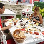 Alacati Lucky Angel Couette-café 4*