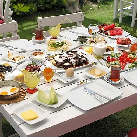 Frühstückspension Alacati Lucky Angel 4*